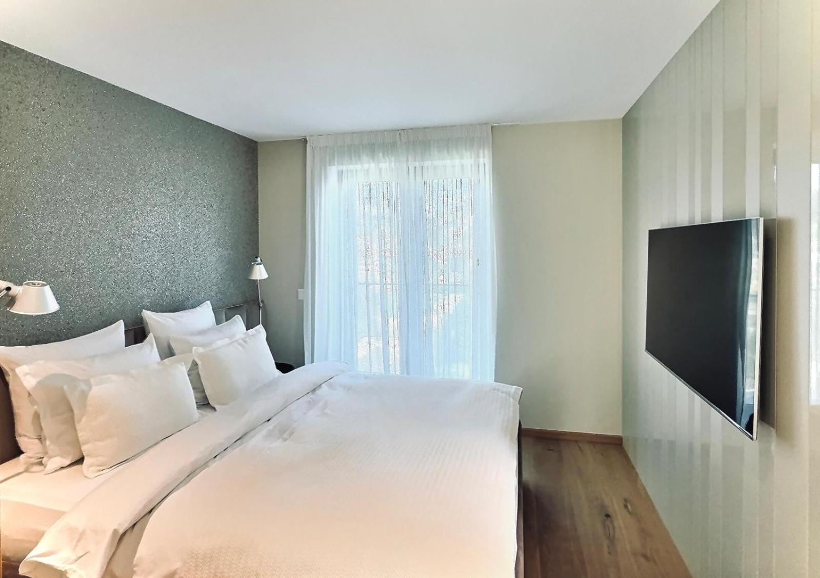 New Luxury View - *